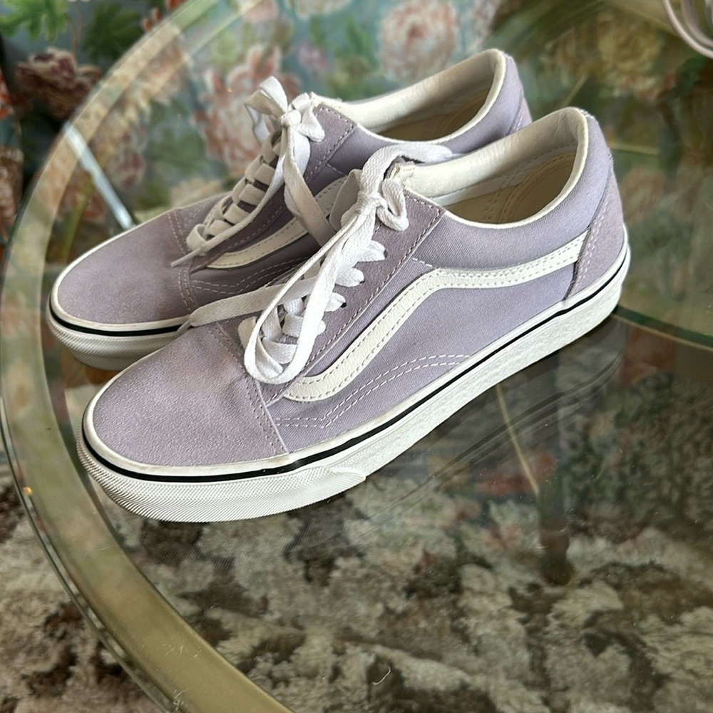 Vans “off the wall” tennis shoe sz 7